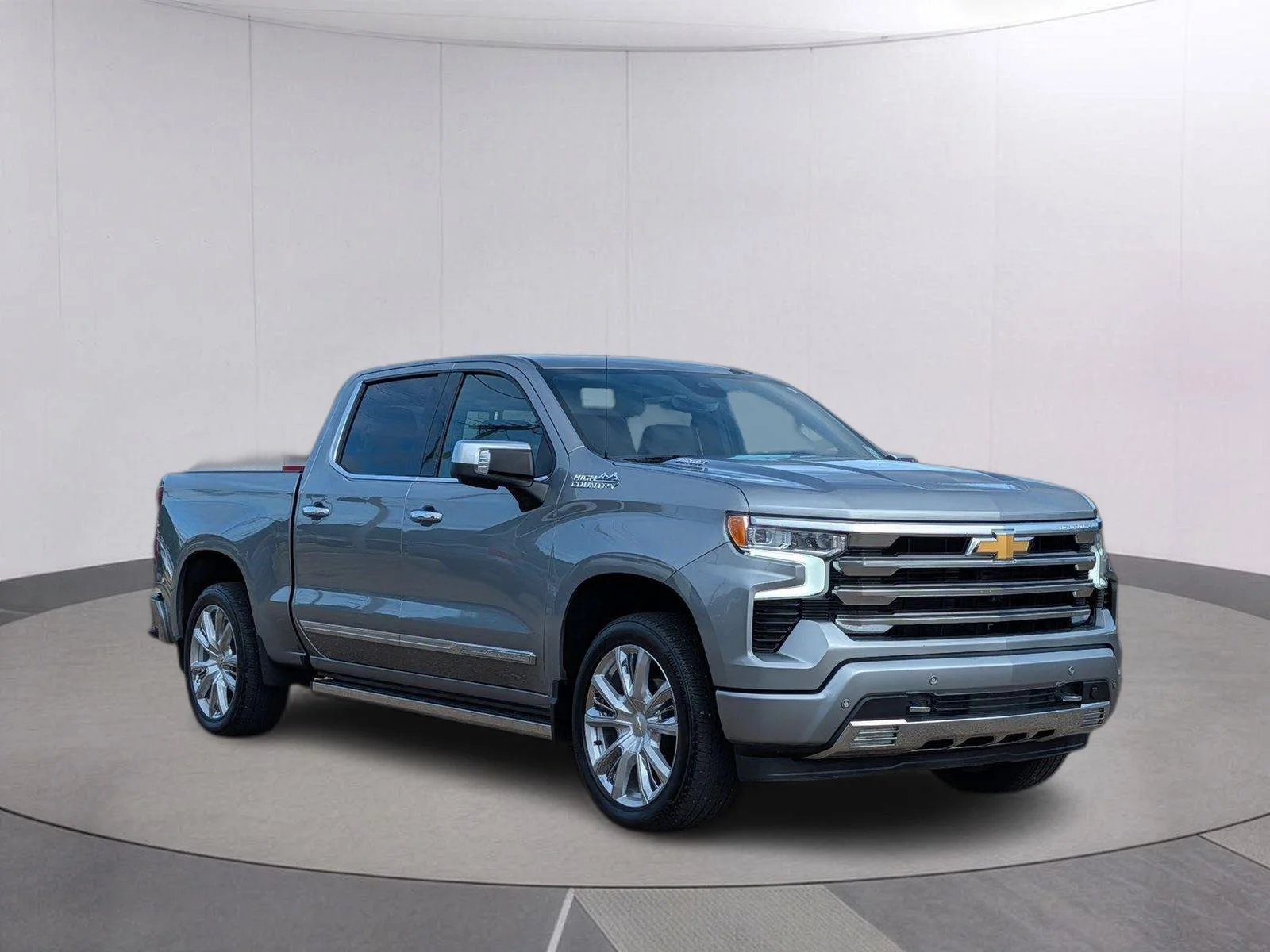 Used 2025 Sterling Gray Metallic Chevrolet High Country image 8