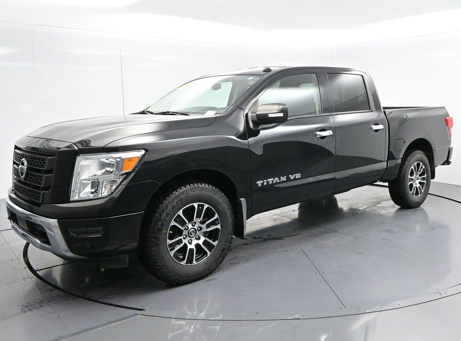 Used 2020 Super Black Nissan SV image 3