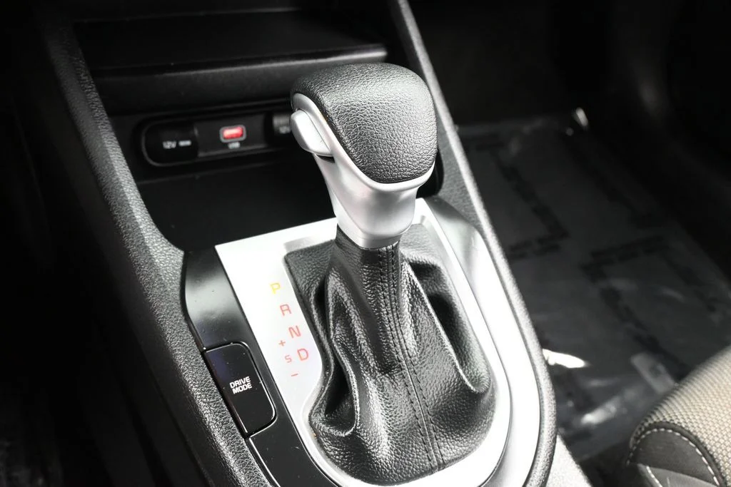 Used 2023 Deep Sea Blue Kia LXS image 18