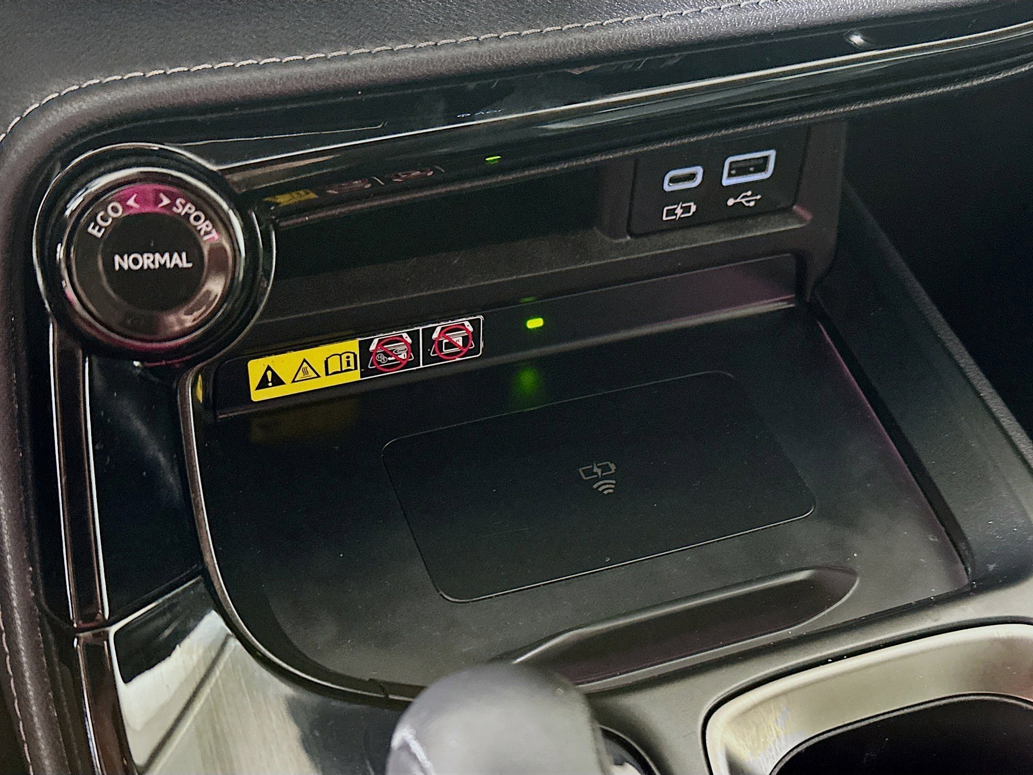 2022 Lexus NX Hybrid 350h - Photo 15