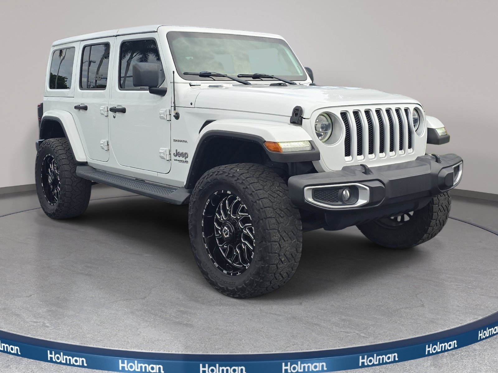 Used 2021 White Jeep Unlimited Sahara image 4