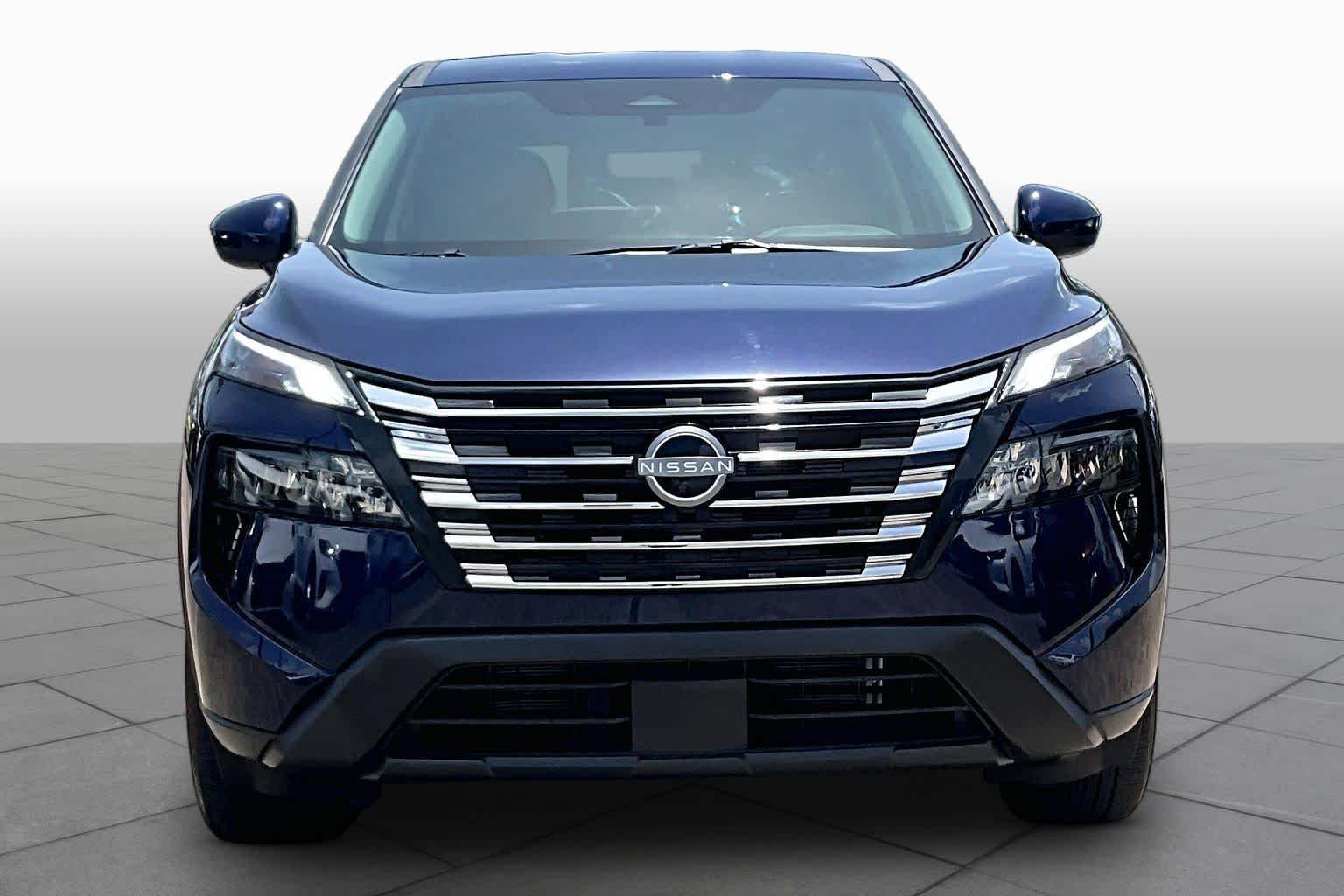Used 2026 Deep Ocean Blue Pearl Nissan SV image 4