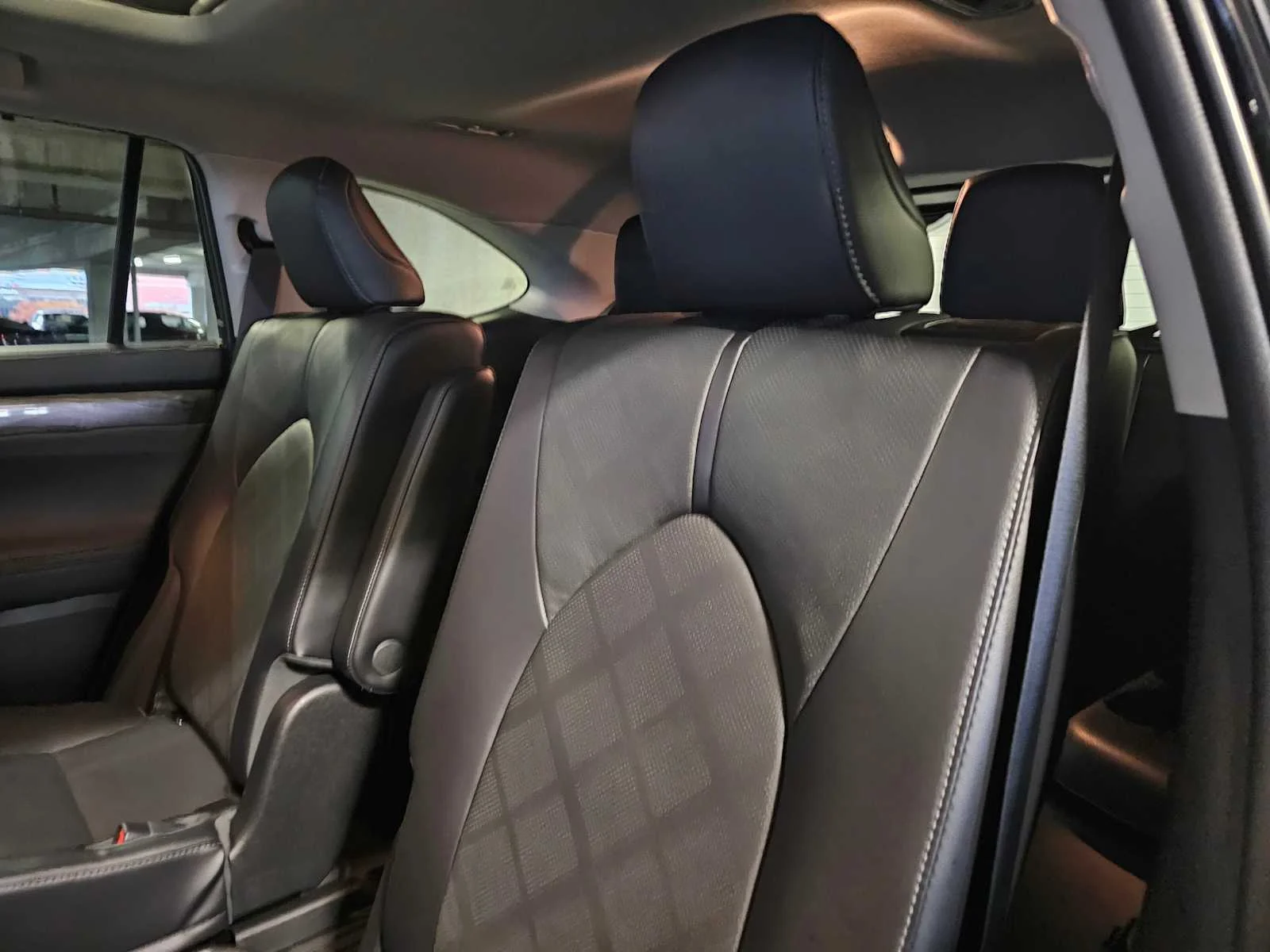 Used 2022 Midnight Black Metallic Toyota Hybrid Platinum image 29