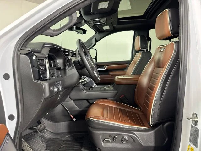 Used 2025 White Frost GMC Denali Ultimate image 11