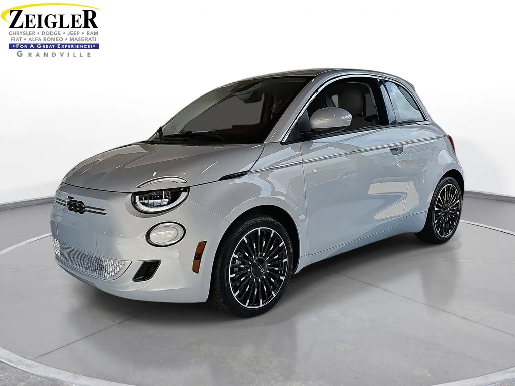 2025 FIAT 500e Giorgio Armani's photo