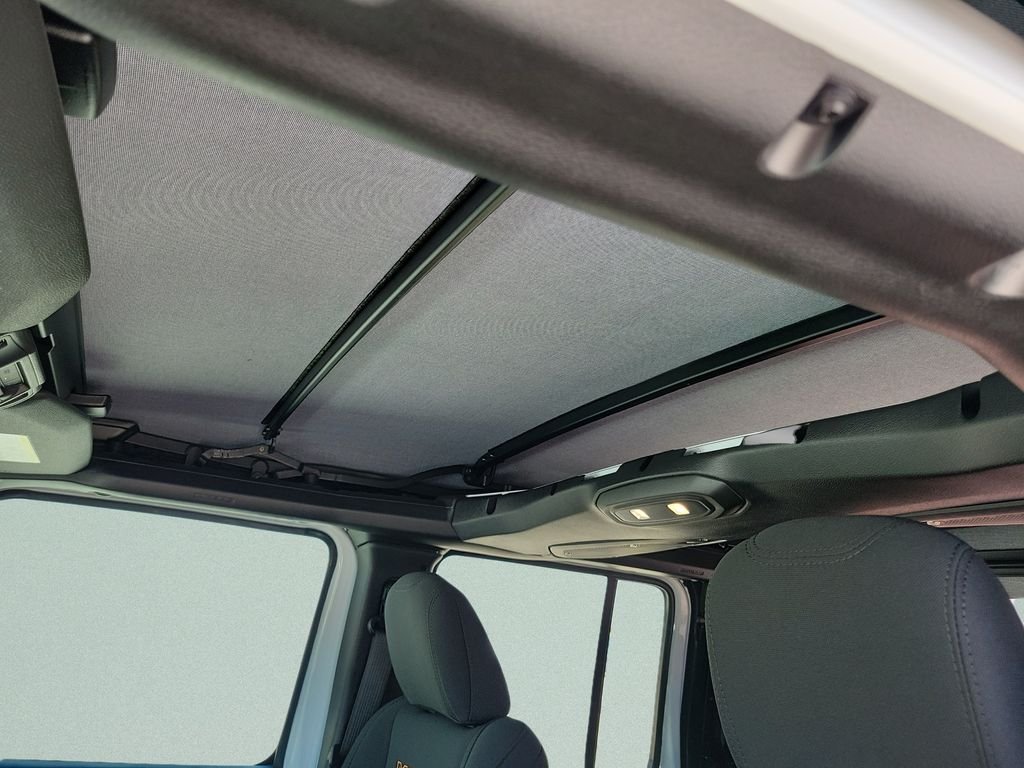New 2026 Bright White Clearcoat Jeep Mojave image 17