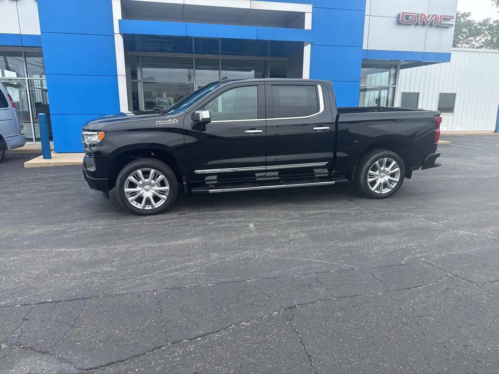 2026 Chevrolet Silverado 1500 High Country - Photo 4
