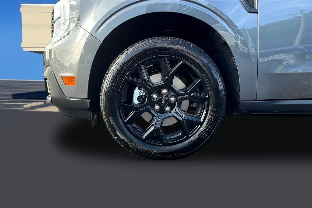 New 2026 Carbonized Gray Metallic Ford XLT image 13