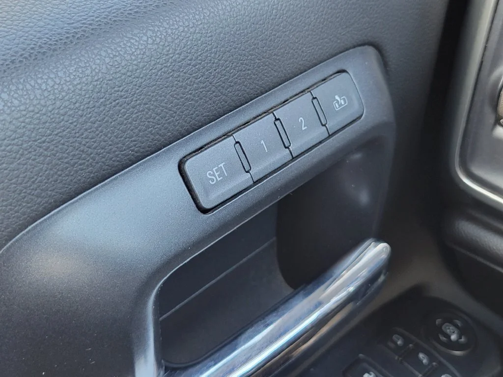 Used 2019 GRAPHITE METALLIC Chevrolet LTZ image 26