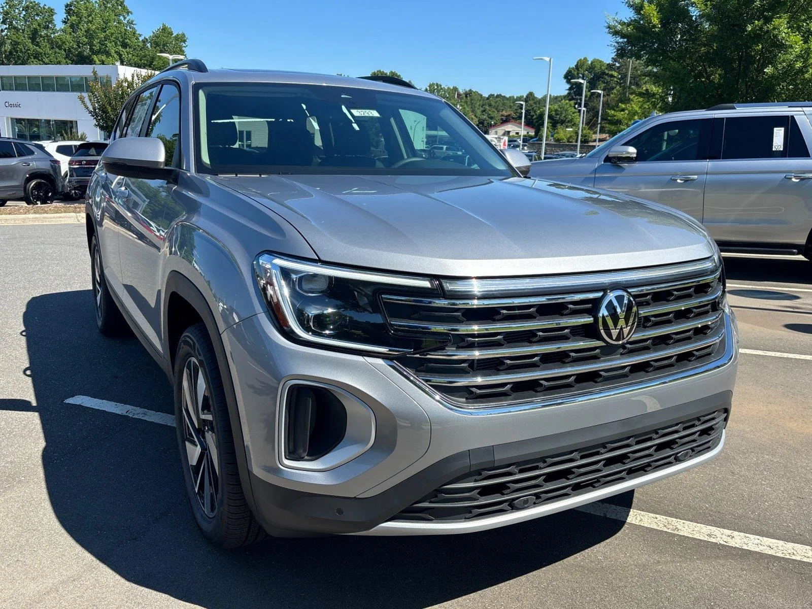 New 2026 silver mist metallic Volkswagen 2.0T SE w/Technology image 7