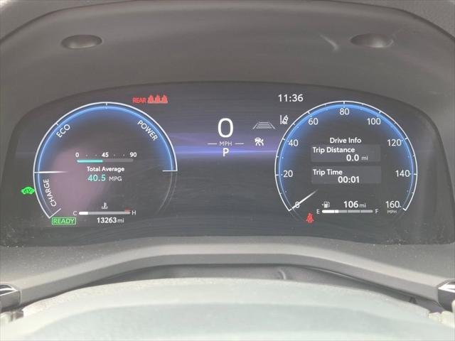 Certified Used 2025 WIND CHILL PEARL Toyota  image 34
