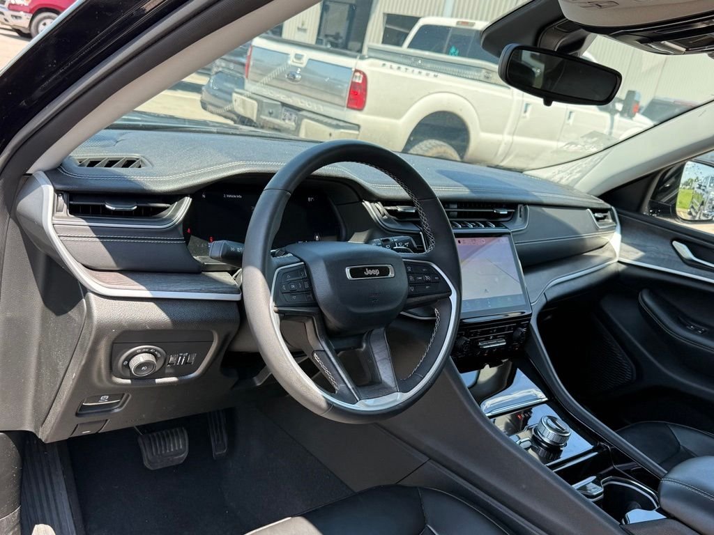 Used 2023 Black Jeep Limited image 4