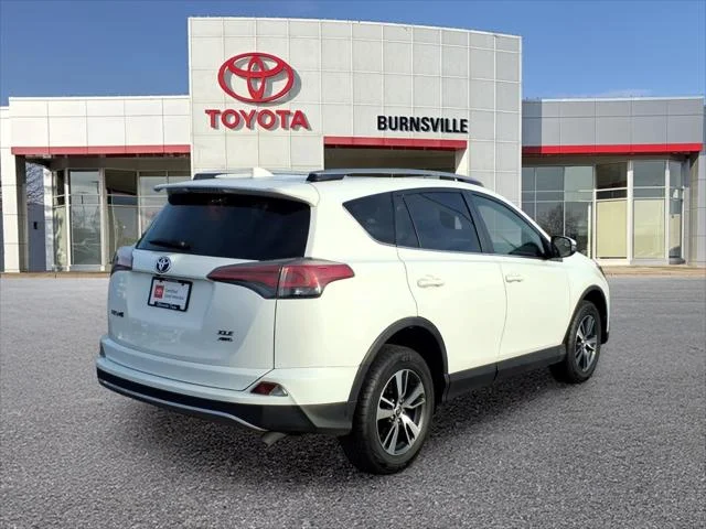 Certified Used 2017 SUPER WHITE Toyota  image 3