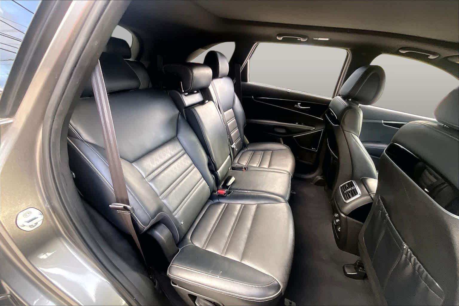 Used 2016 Titanium Silver Kia SXL image 20