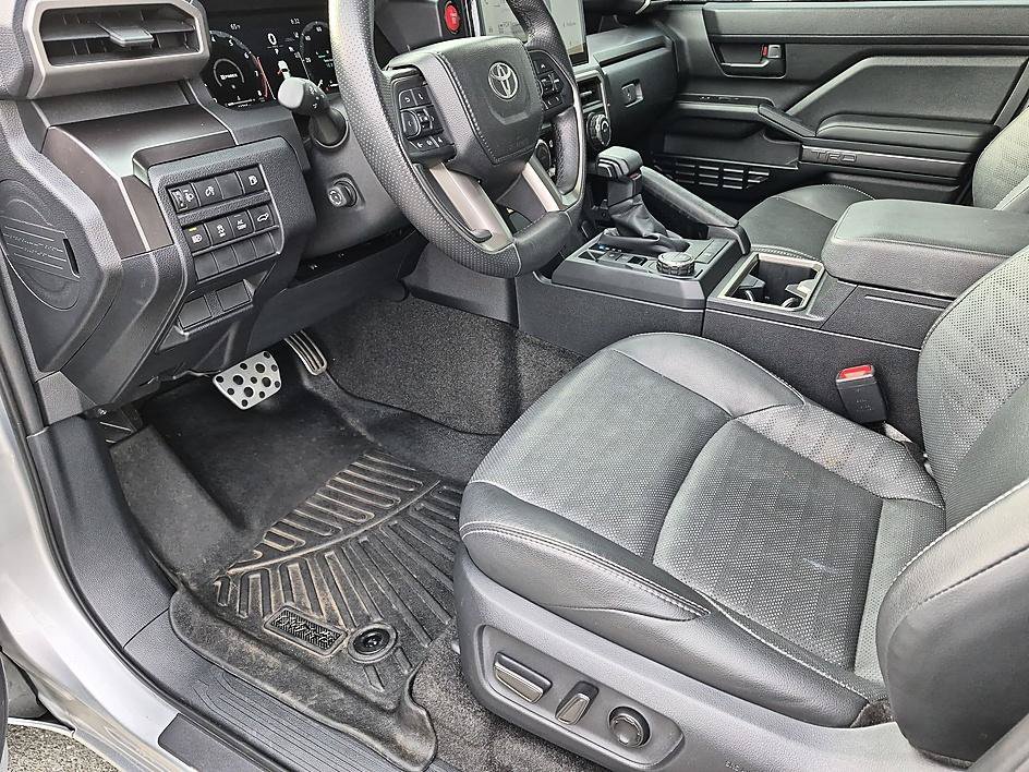 Used 2025 Cutting Edge Toyota SR5 image 15