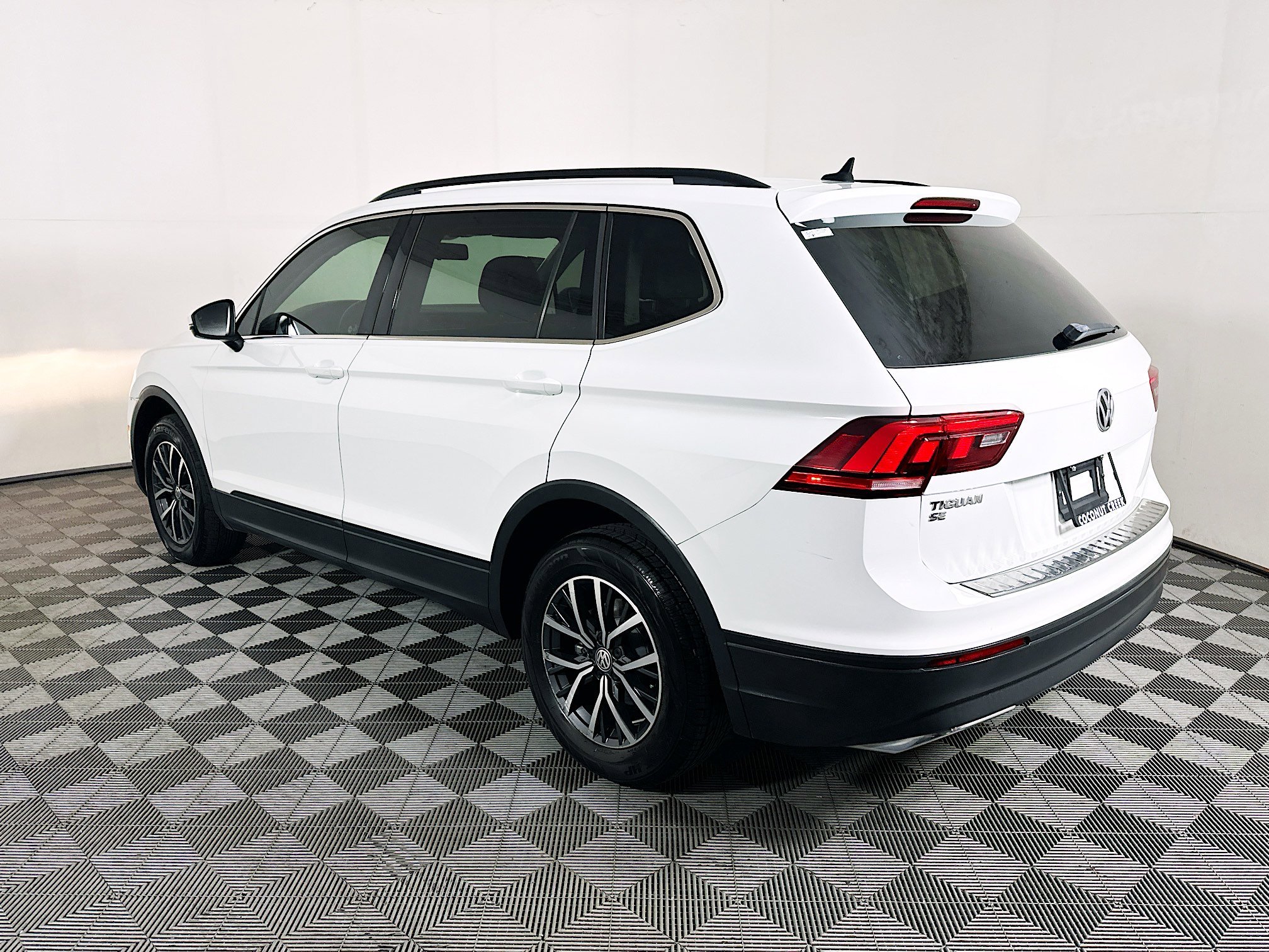 2019 Volkswagen Tiguan thumbnail 8