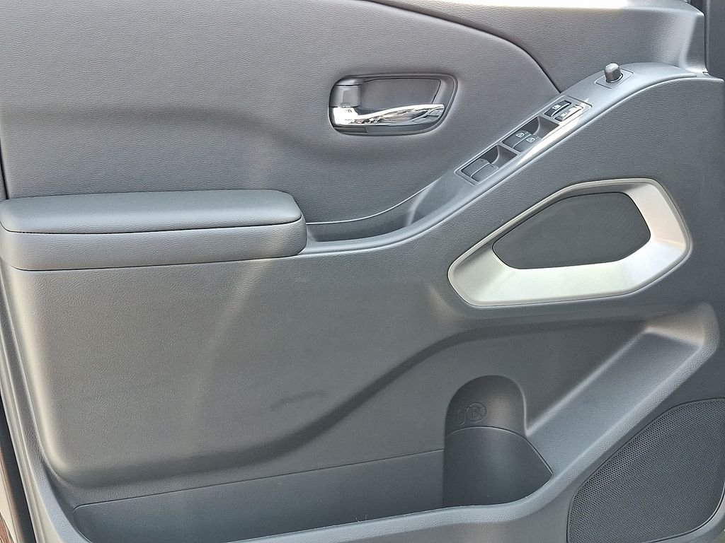 2026 Nissan Frontier — photo 7