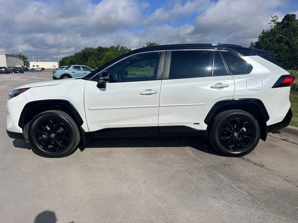 2024 Toyota RAV4 XSE - Photo 9
