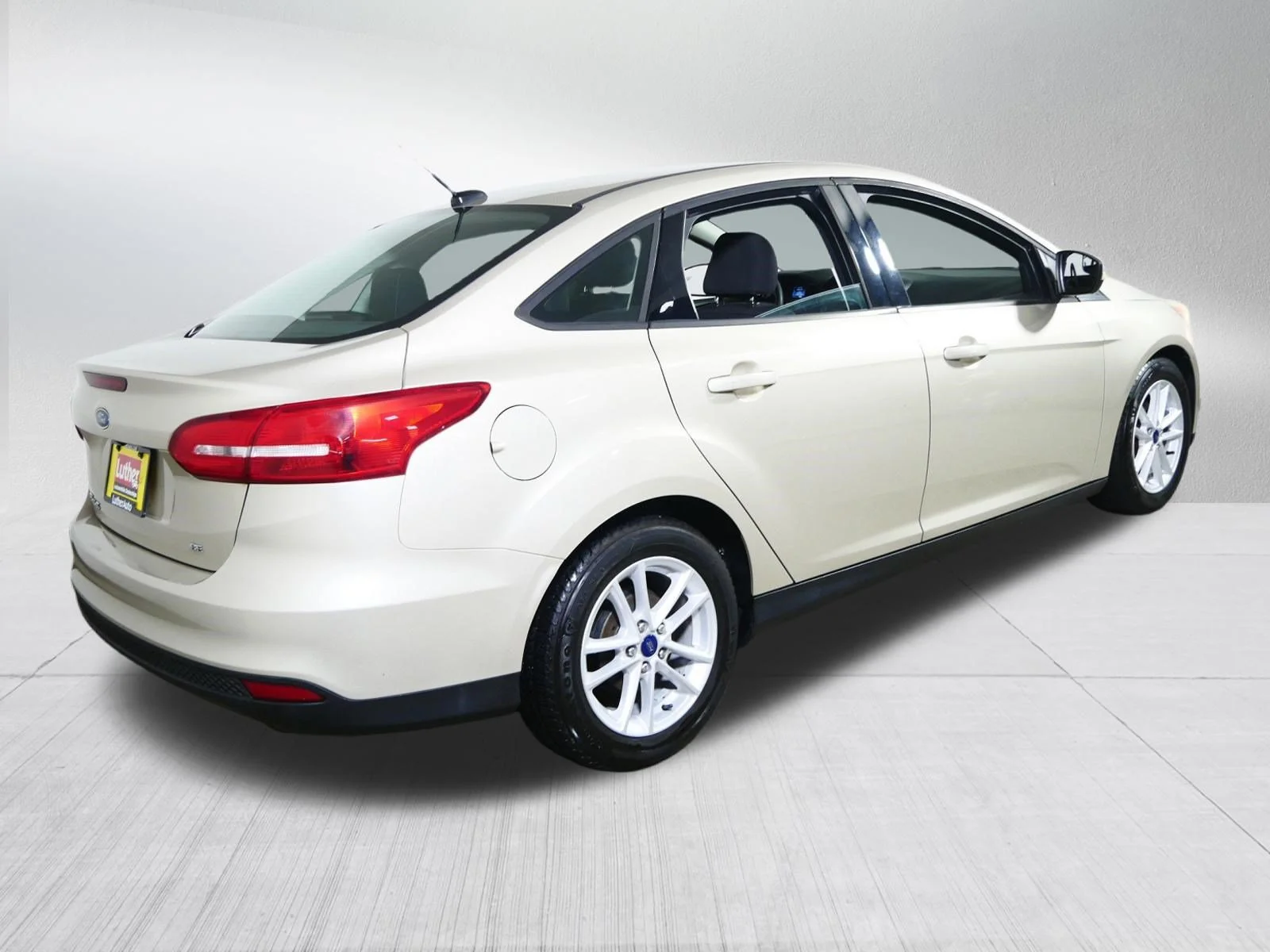 Used 2017 White Gold Metallic Ford SE image 7