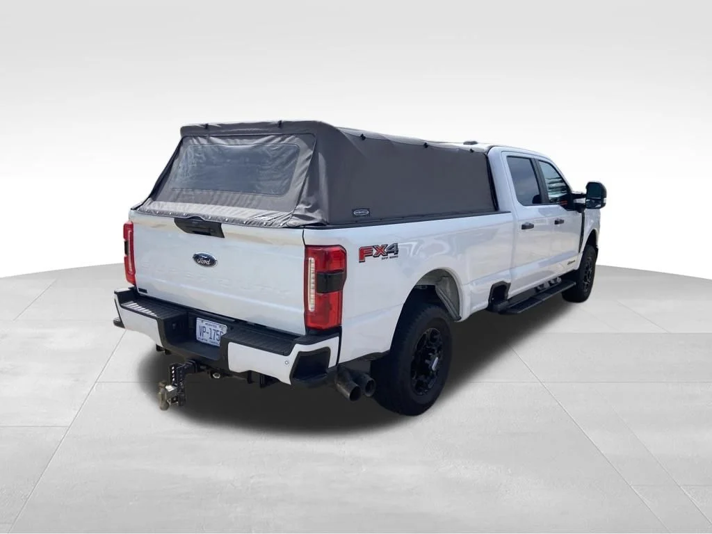 Used 2025 White Ford XL image 19