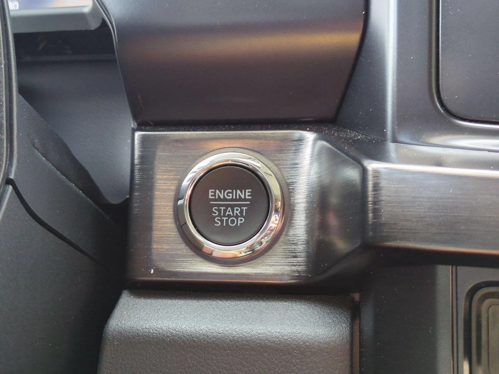 Used 2026 Oxford White Ford LARIAT image 25