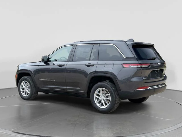 New 2026 Baltic Gray Metallic Clear-Coat Exterior Paint Jeep Laredo X image 6