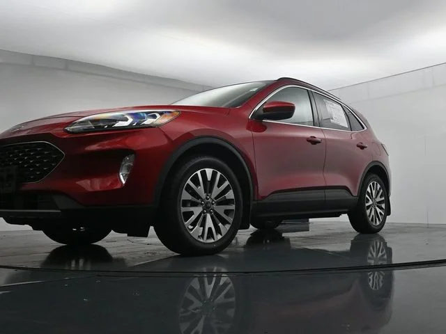 Used 2022 Red Ford Titanium image 30