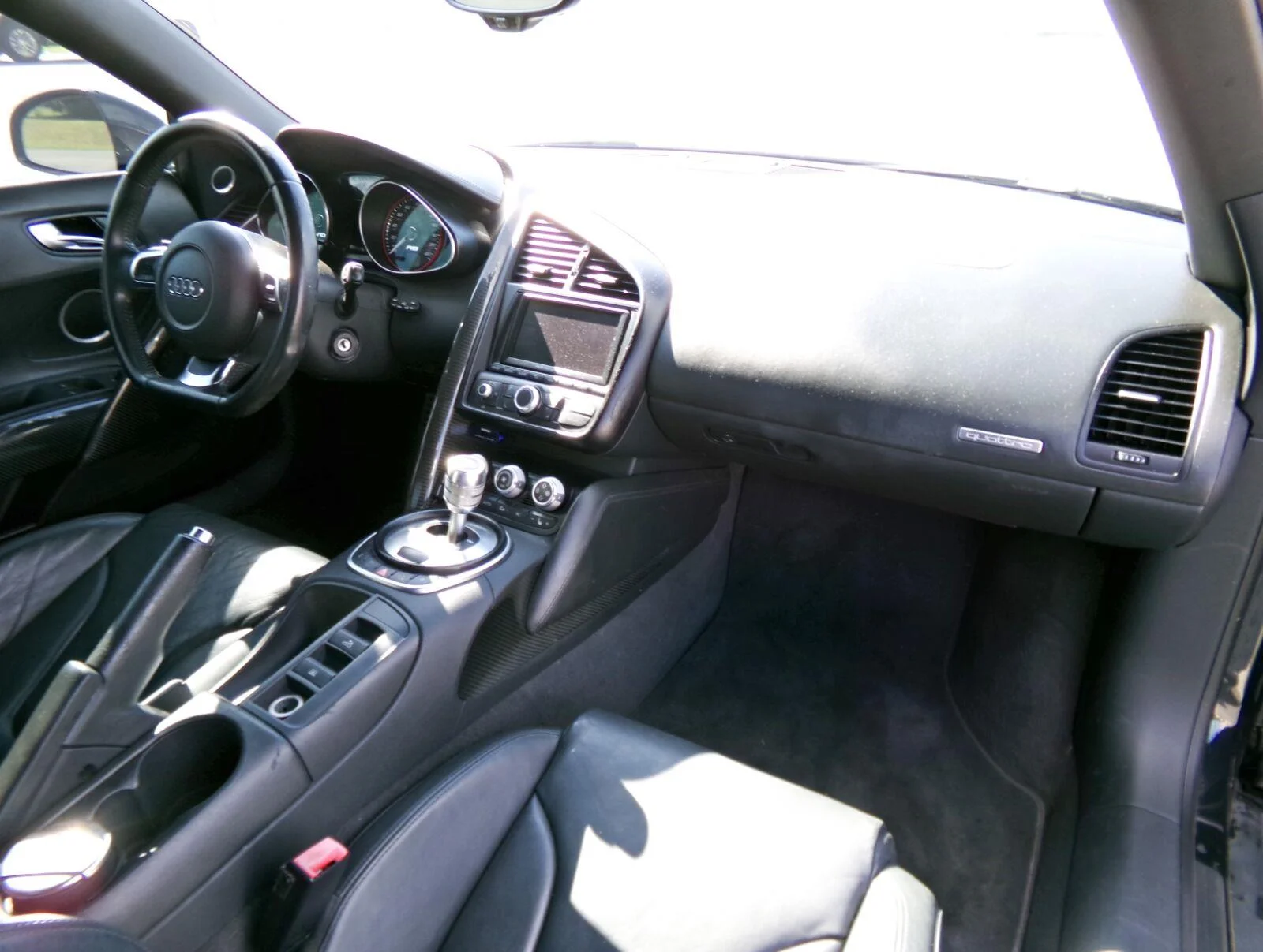 Used 2011  Audi 5.2L image 14
