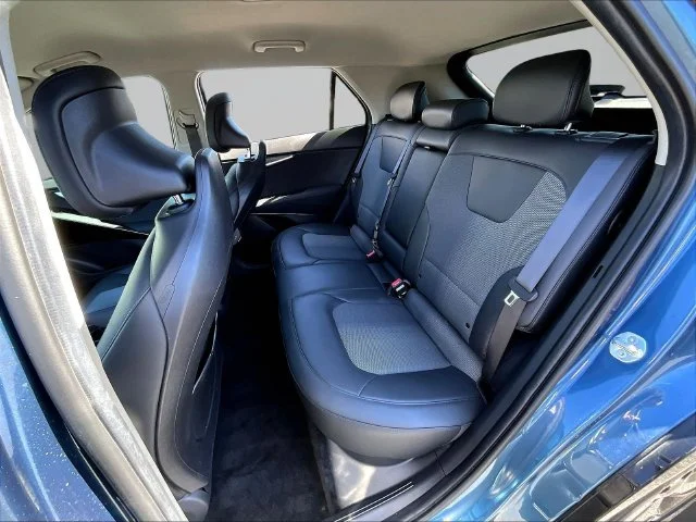 Used 2024 Blue Kia Wind image 25