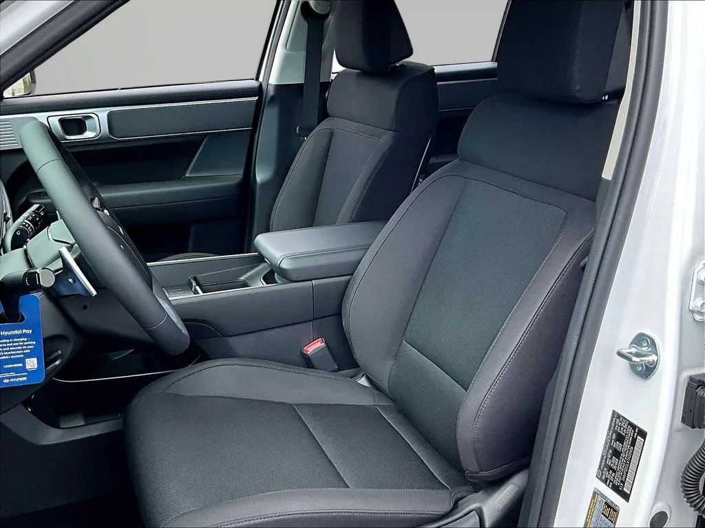 New 2026 White Hyundai SE image 25