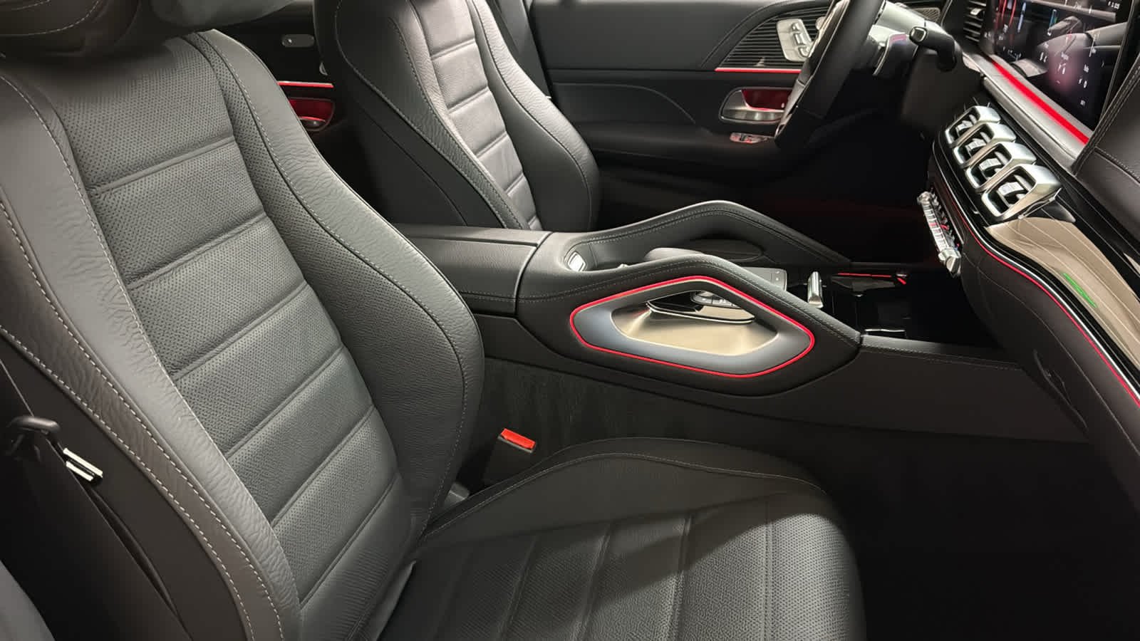 New 2026 MANUFAKTUR Alpine Grey Mercedes-Benz GLE 580 image 36