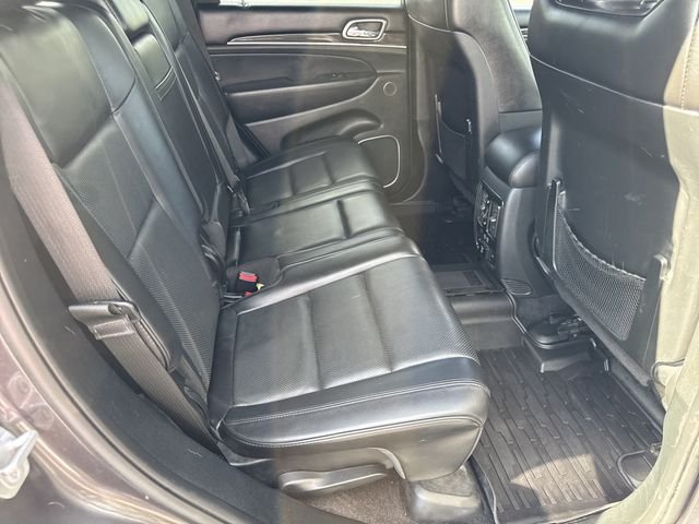 Used 2018 Gray Jeep Overland image 25