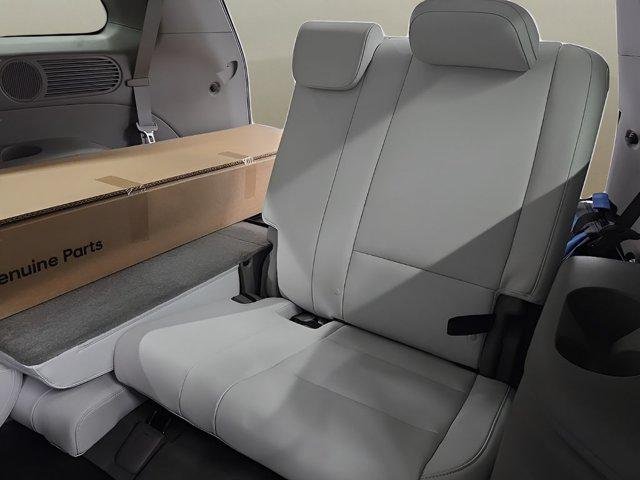 New 2026 White Hyundai SEL Premium 8P image 19