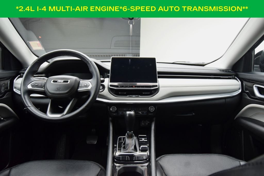 Used 2019 Granite Crystal Metallic Clearcoat Jeep Latitude image 4