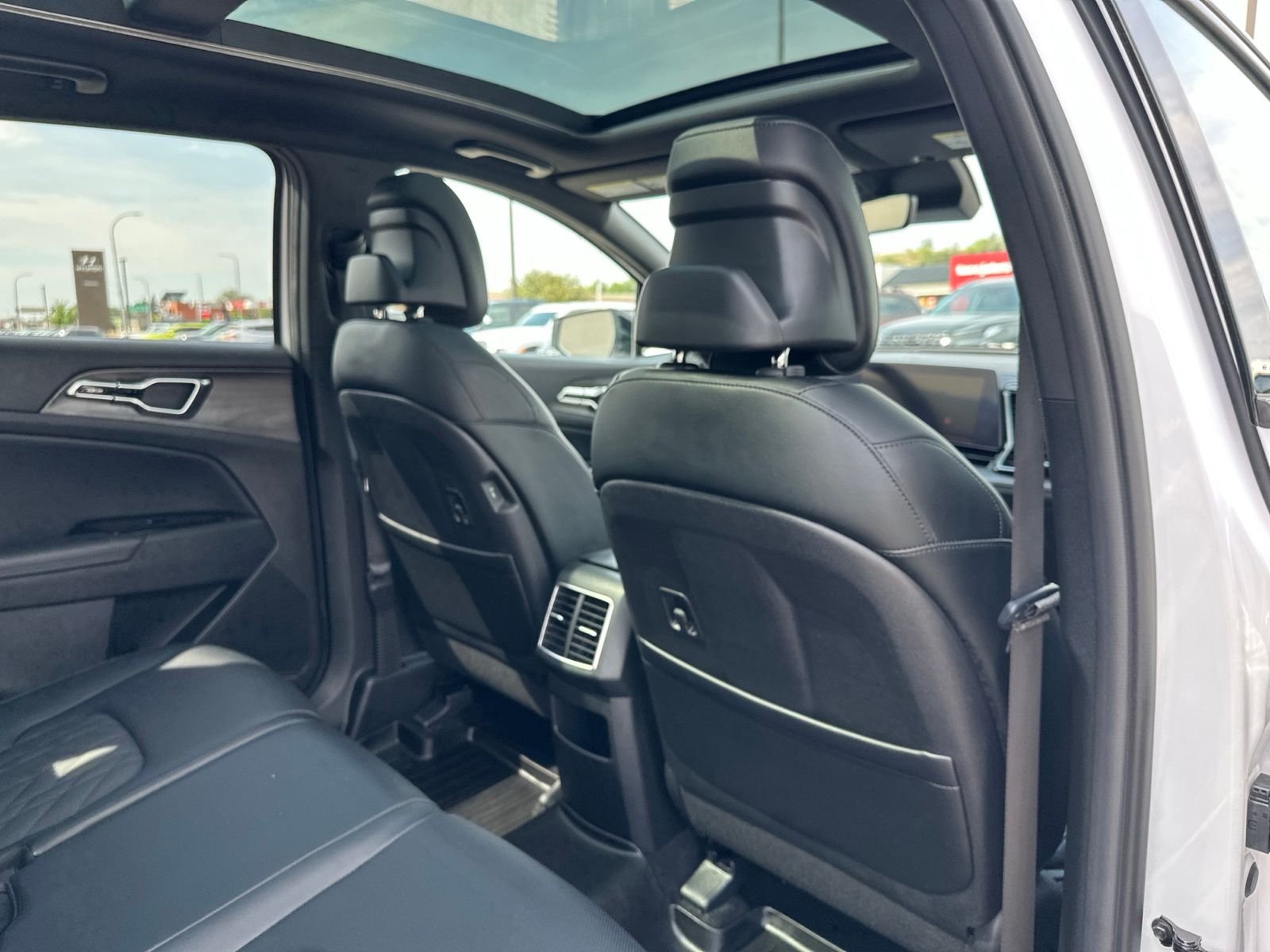Used 2023 White Kia X-Pro image 35