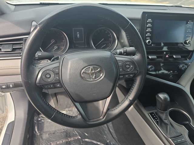 Used 2023 White Toyota SE image 16