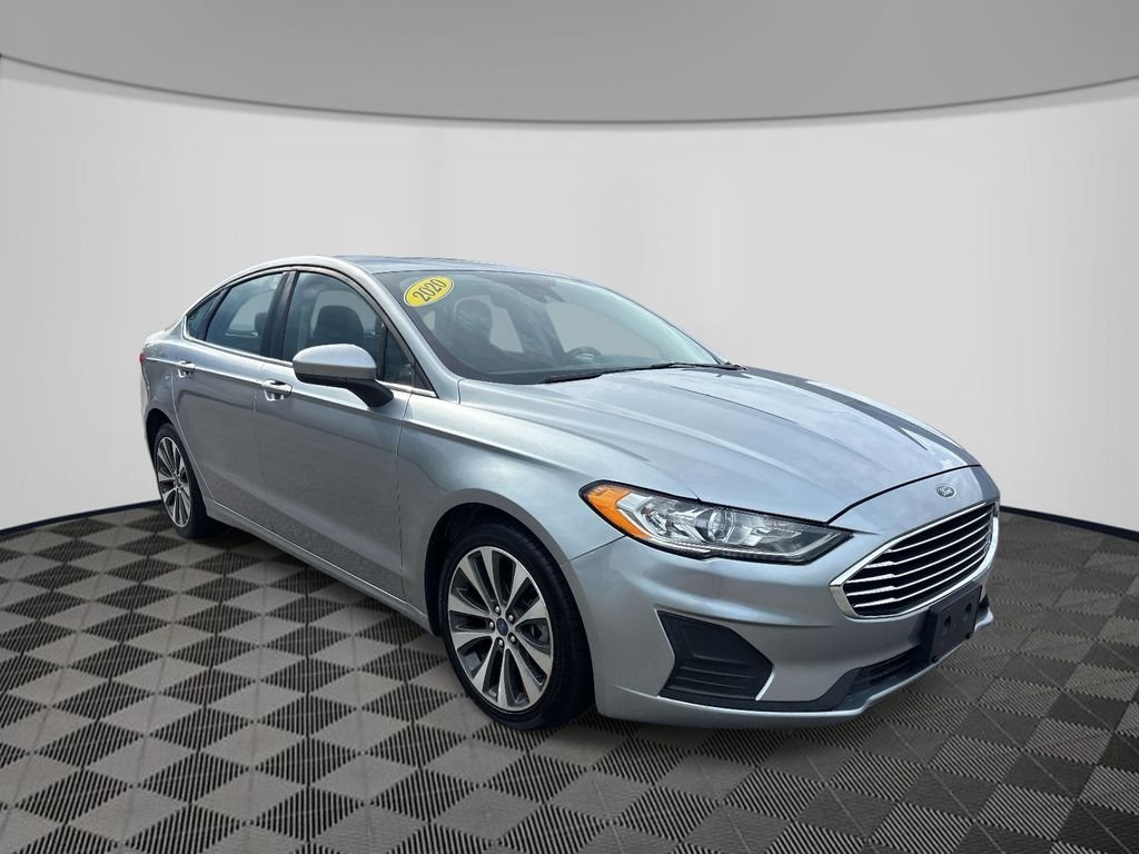 Used 2020 Silver Ford SE image 7