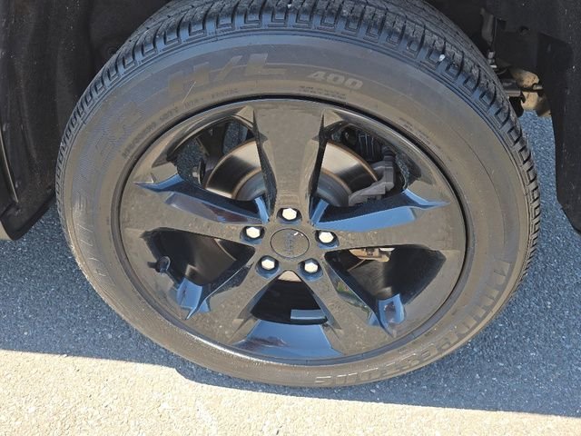 Certified Used 2024 Diamond Black Crystal Pearlcoat Jeep Altitude image 6