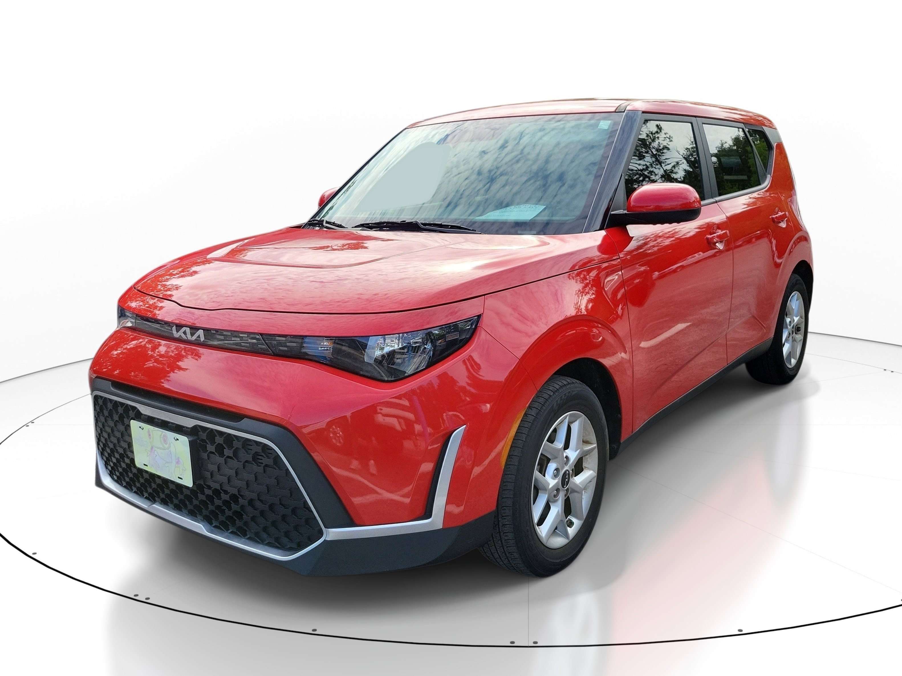 Used 2024 Inferno Red Kia LX image 1
