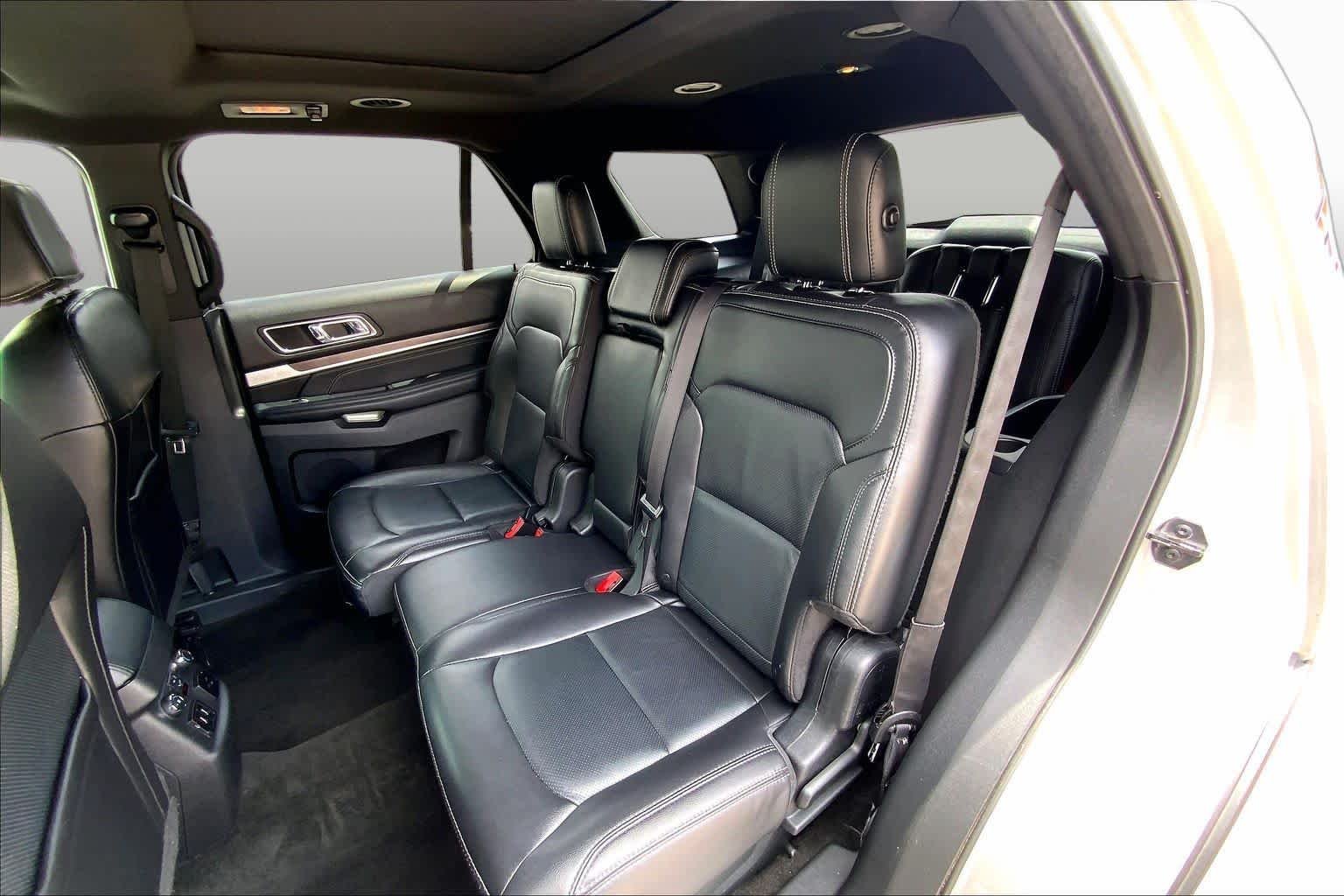 Used 2017 Ingot Silver Metallic Ford Limited image 21