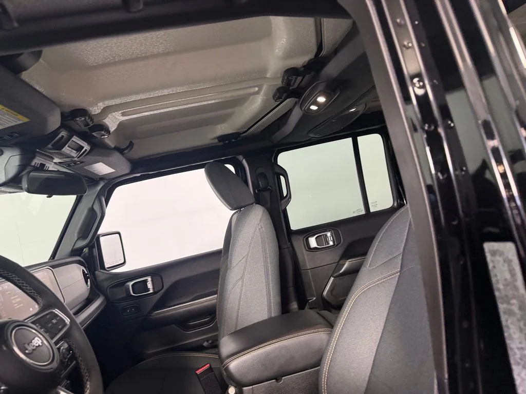 Used 2025 Black Jeep Sahara image 21