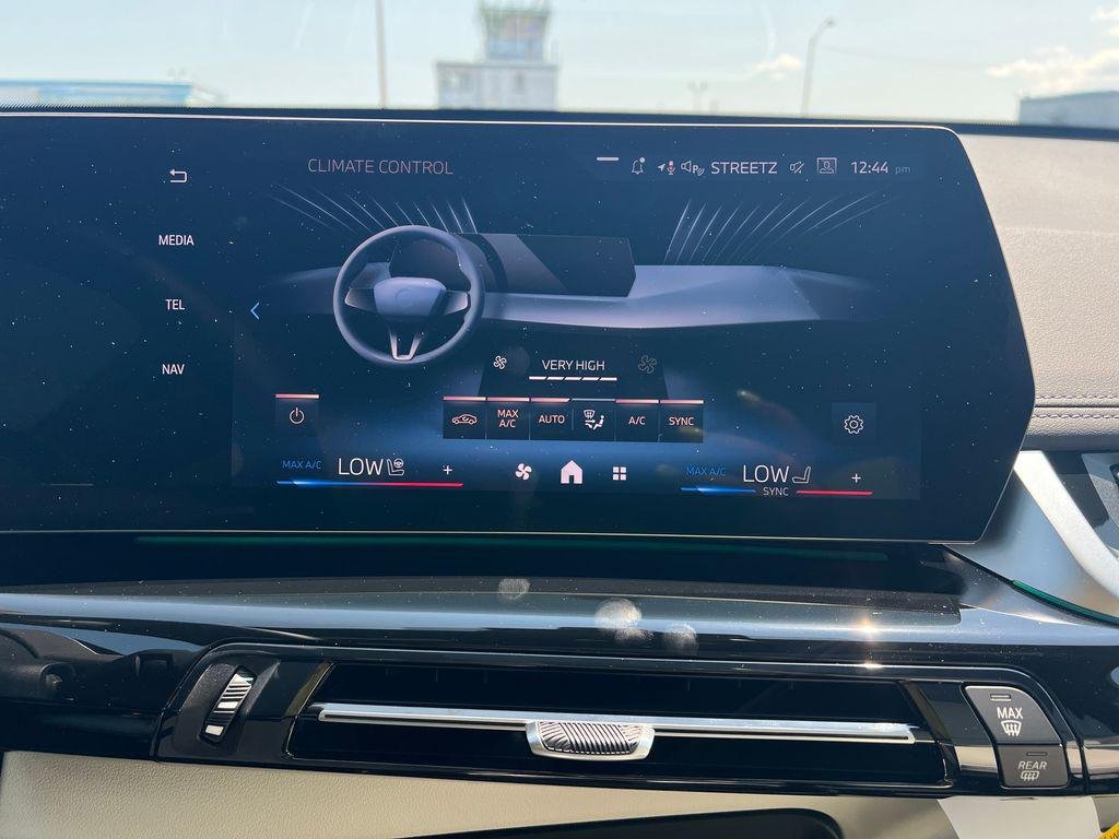 New 2026 Black Sapphire Metallic BMW xDrive28i image 18
