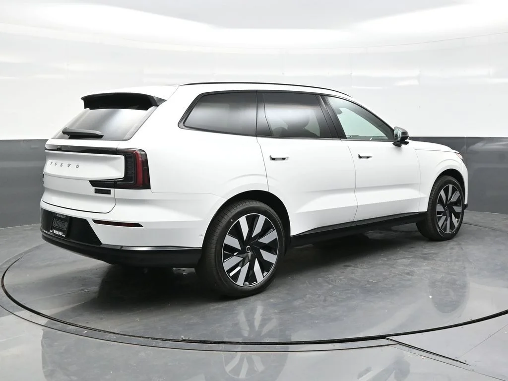 New 2026 Crystal White Volvo Twin Motor Plus image 7