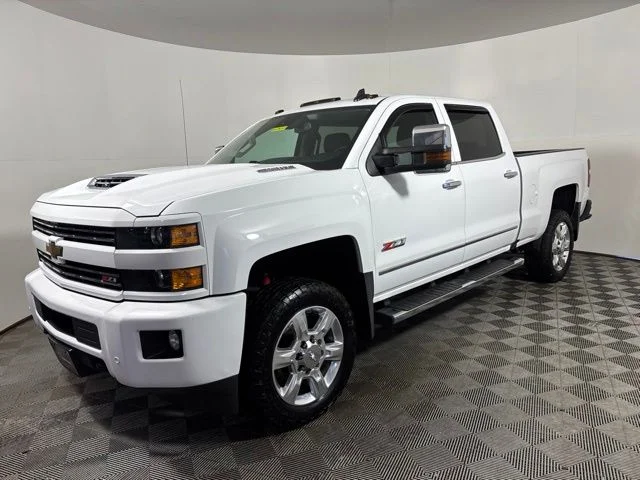 Used 2019 White Chevrolet LTZ image 3