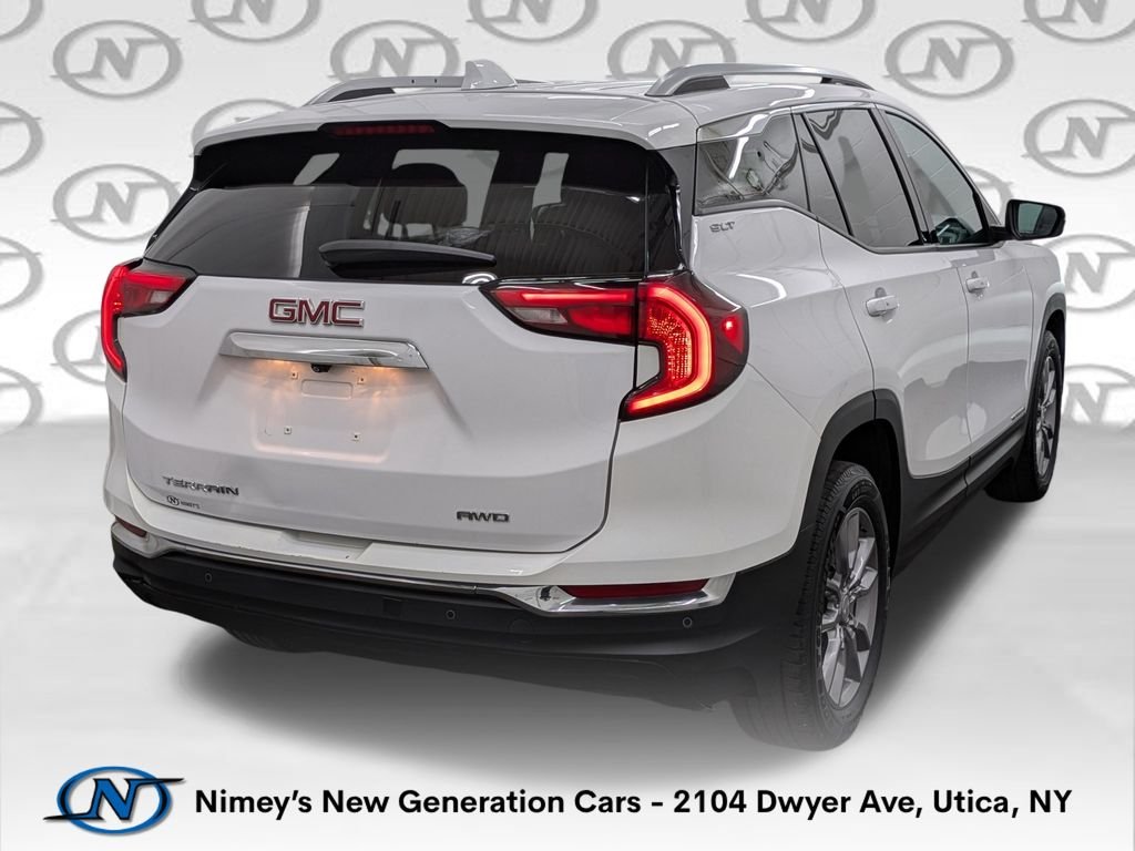 Used 2022 White GMC SLT image 2