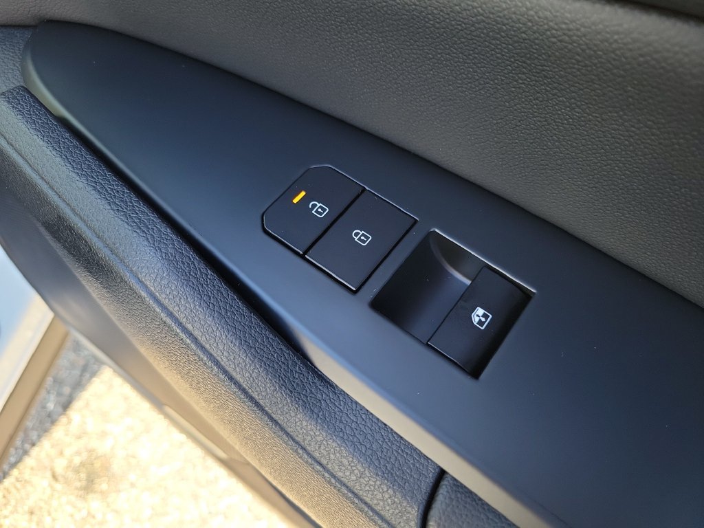 New 2027 Snow White Pearl Kia EX image 11