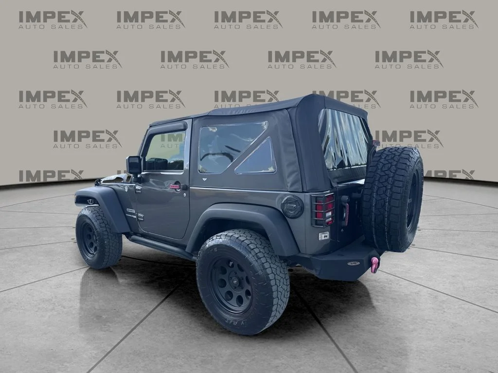 Used 2018 Gray Jeep Sport image 3