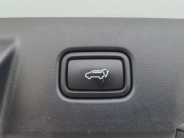 Used 2024 White Hyundai Limited image 31
