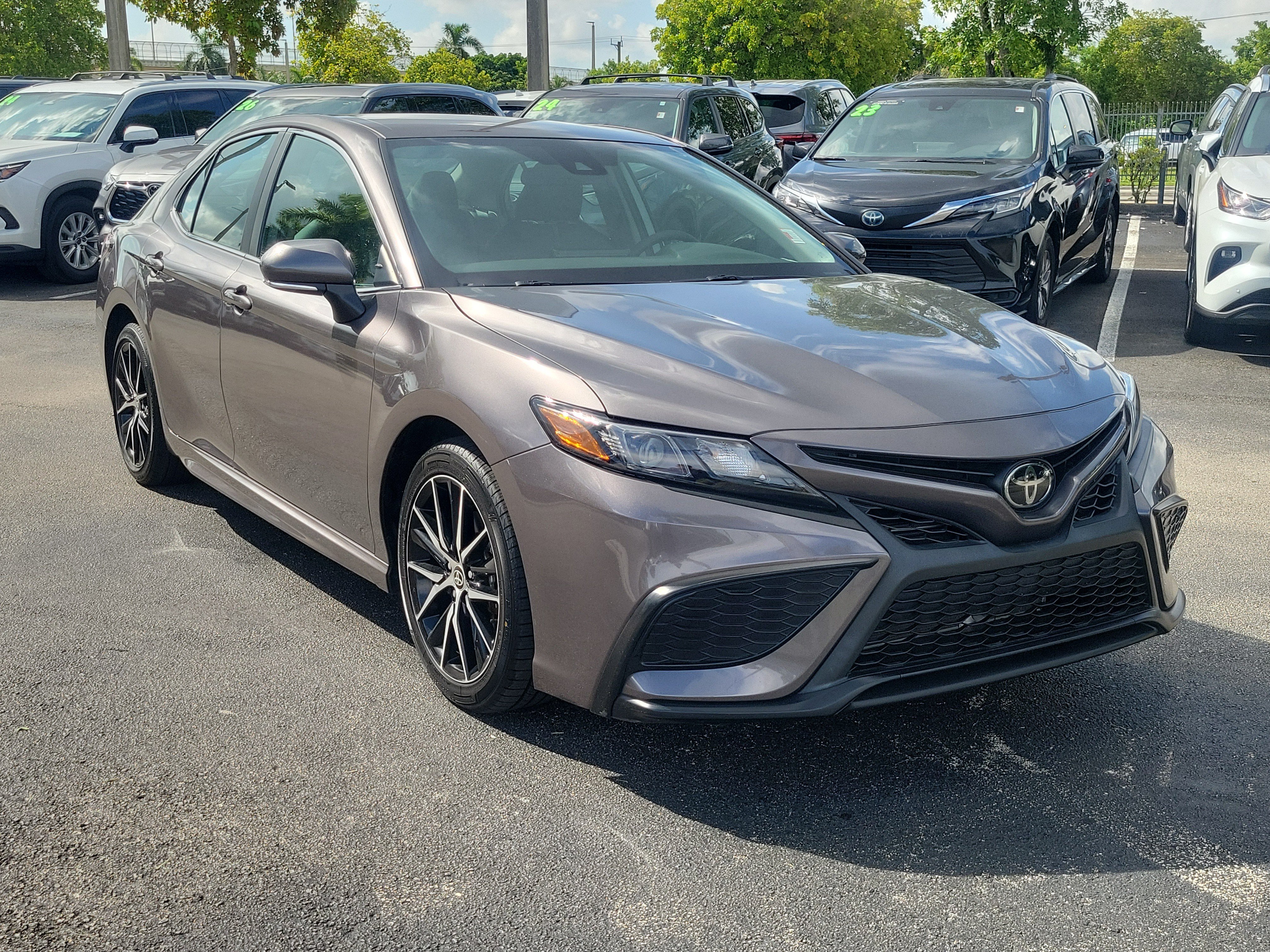 Used 2024 Predawn Gray Mica Toyota SE image 3