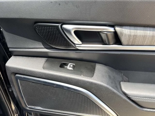 Used 2024 Black Kia SX image 25